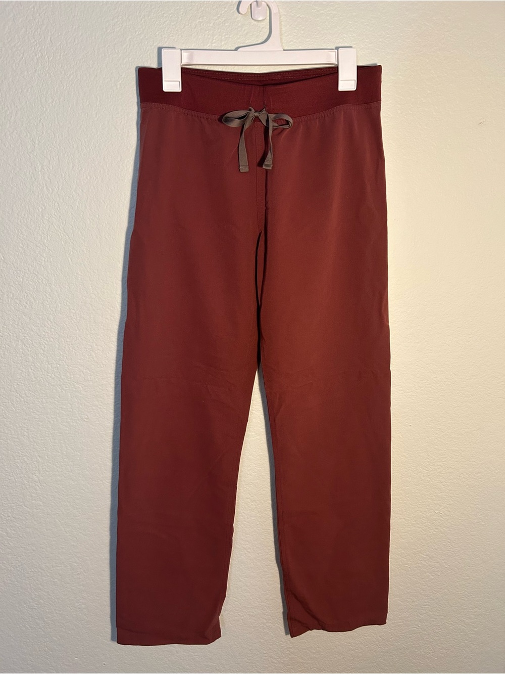 Figs Maroon Livingston Scrub Pants Women's Small